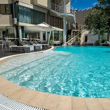 Ξενοδοχείο Park & Restaurant 4*