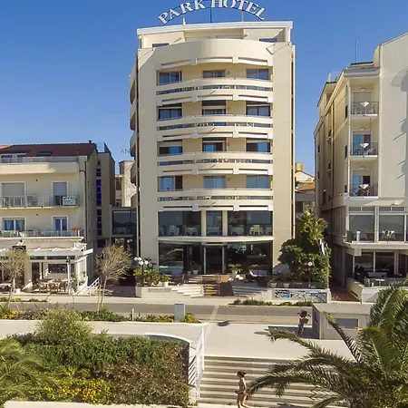 Park & Restaurant Szálloda