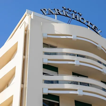 Park & Restaurant 4*