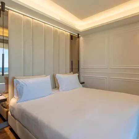 Park & Restaurant 4*