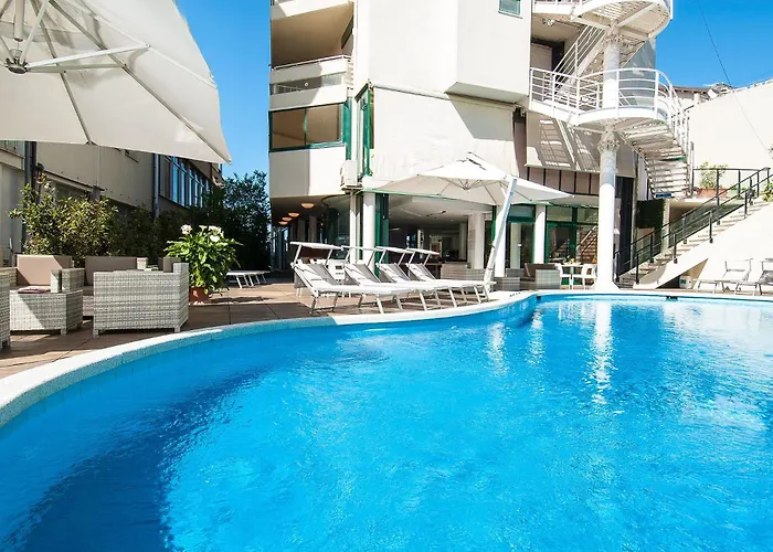 Park & Restaurant 4*